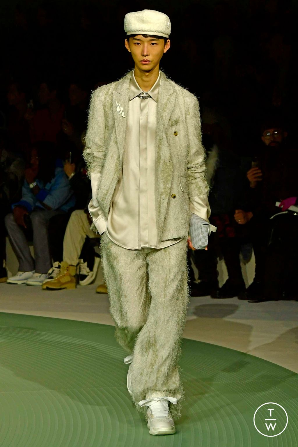 Fashion Week Paris Fall/Winter 2023 look 31 from the Amiri collection 男装