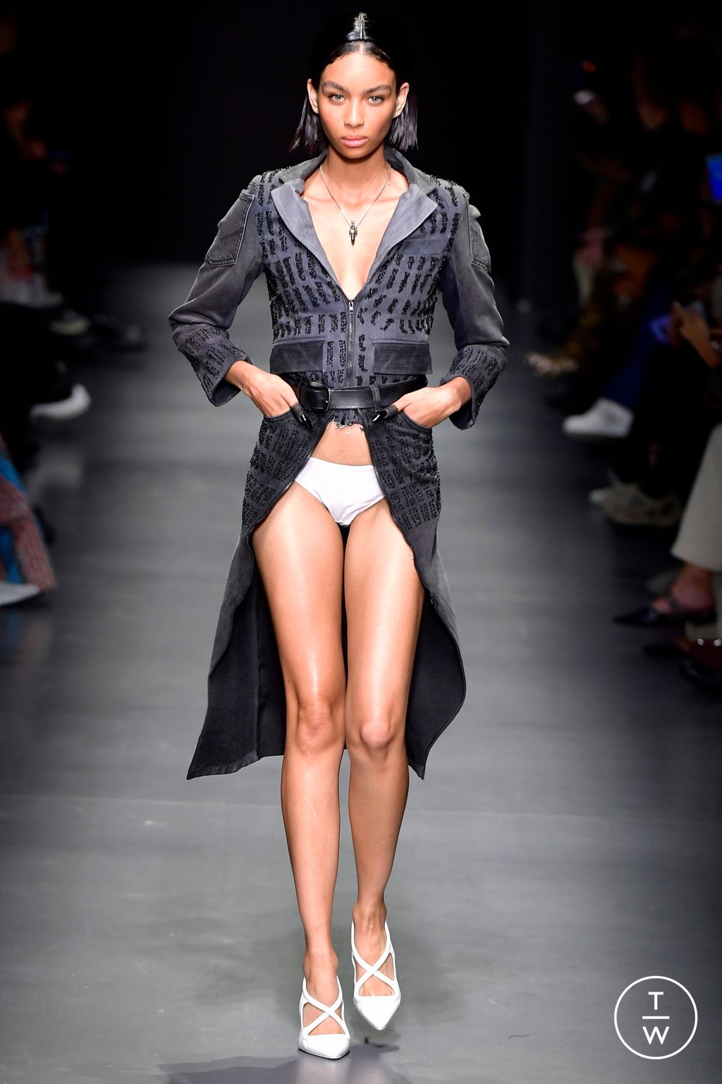 Fashion Week Milan Spring/Summer 2023 look 29 de la collection Tokyo James womenswear