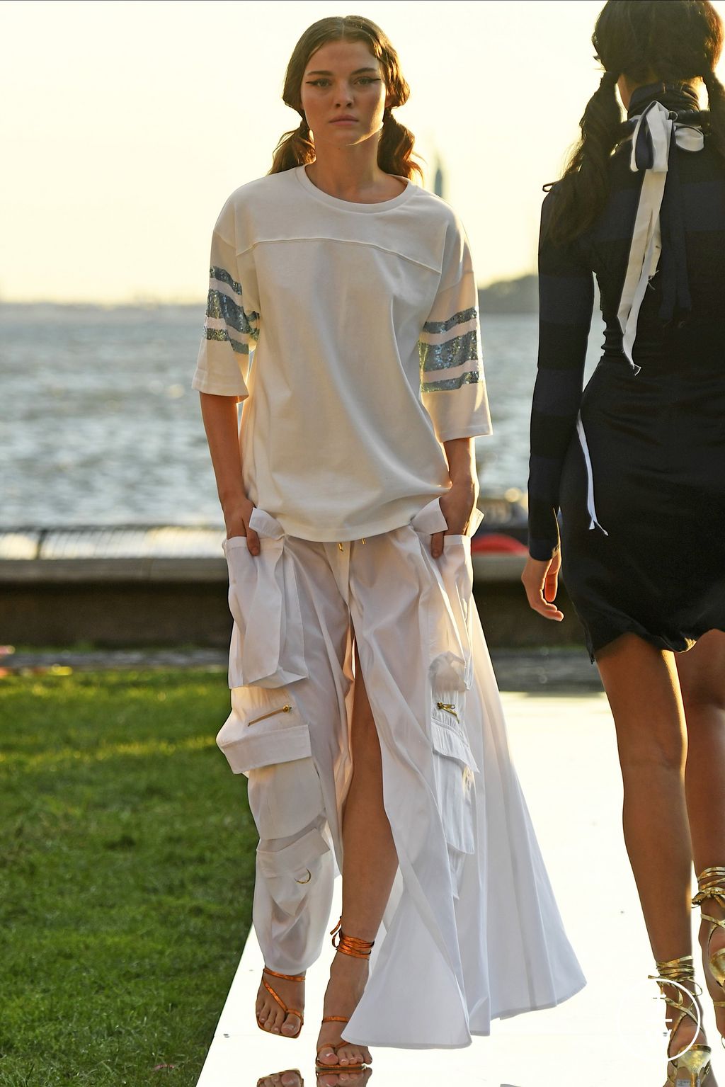 Fashion Week New York Spring/Summer 2023 look 33 from the Cynthia Rowley collection womenswear