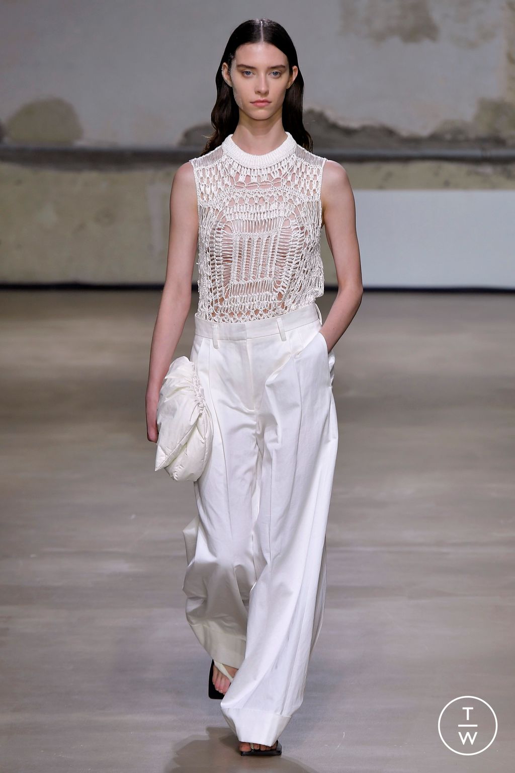 Fashion Week Paris Spring/Summer 2023 look 25 from the Christian Wijnants collection womenswear