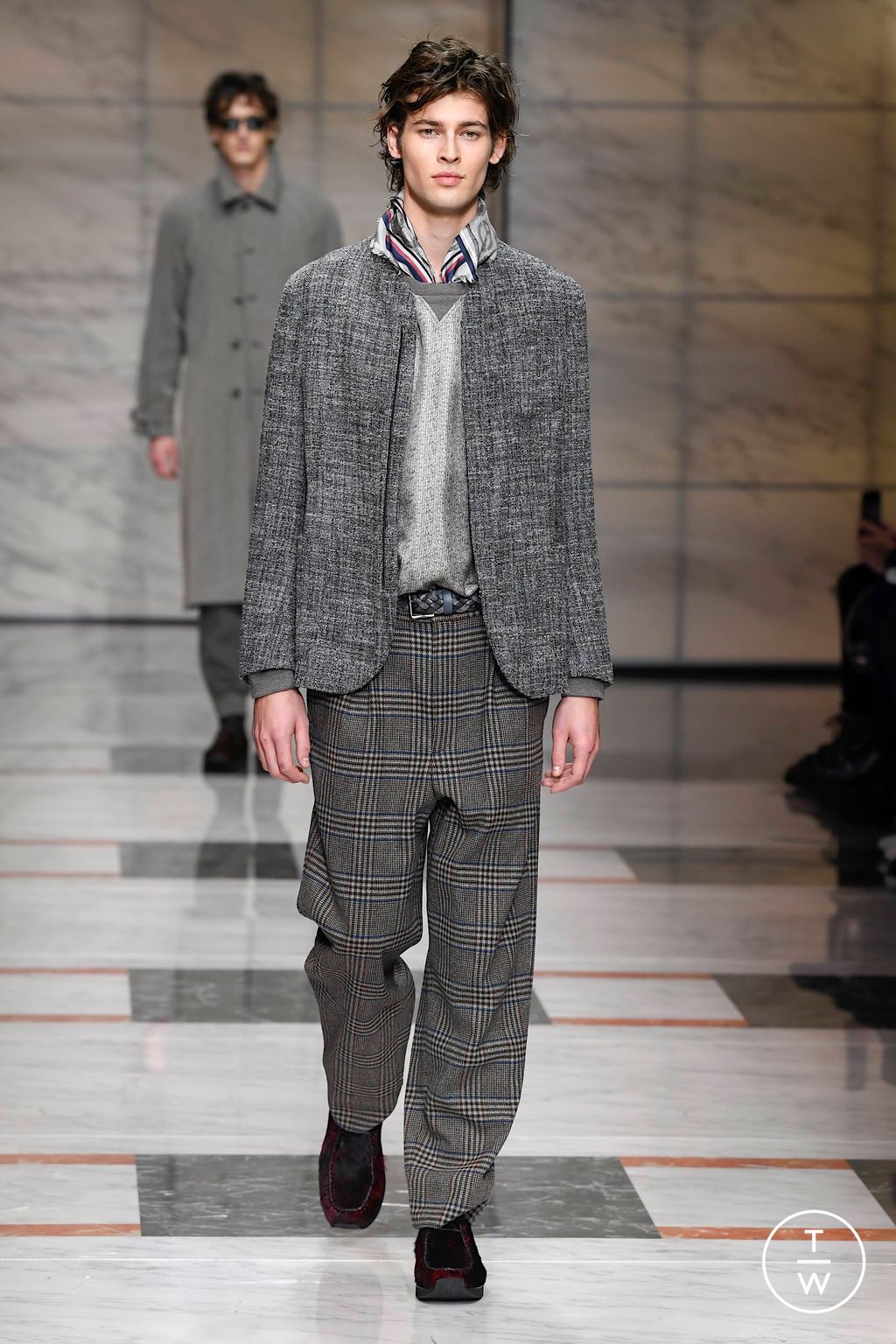 Fashion Week Milan Fall/Winter 2023 look 7 de la collection Giorgio Armani menswear