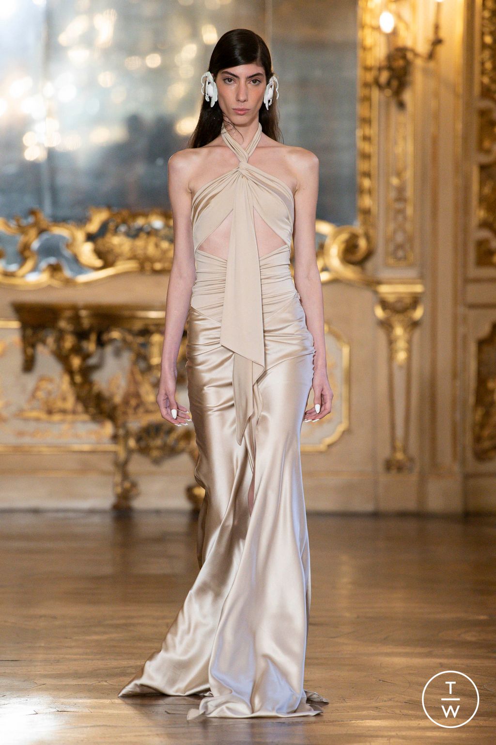 Fashion Week Milan Spring/Summer 2023 look 24 from the Trussardi collection 女装
