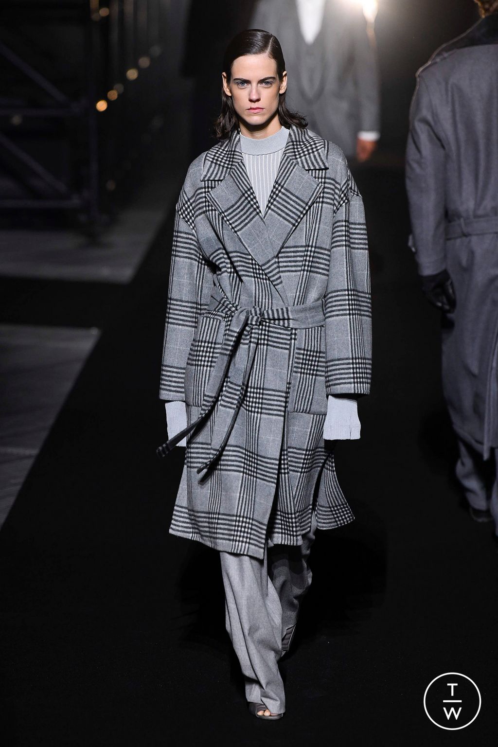 Fashion Week Milan Fall/Winter 2022 look 13 de la collection Boss womenswear
