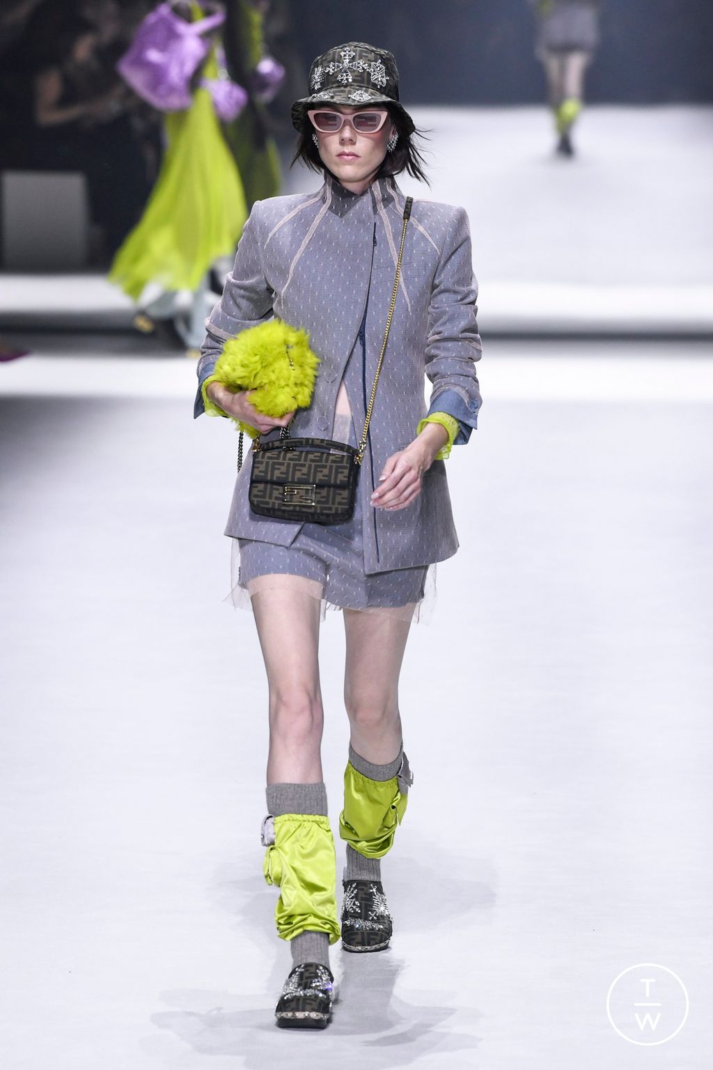 Fashion Week New York Resort 2023 look 7 from the Fendi collection 女装
