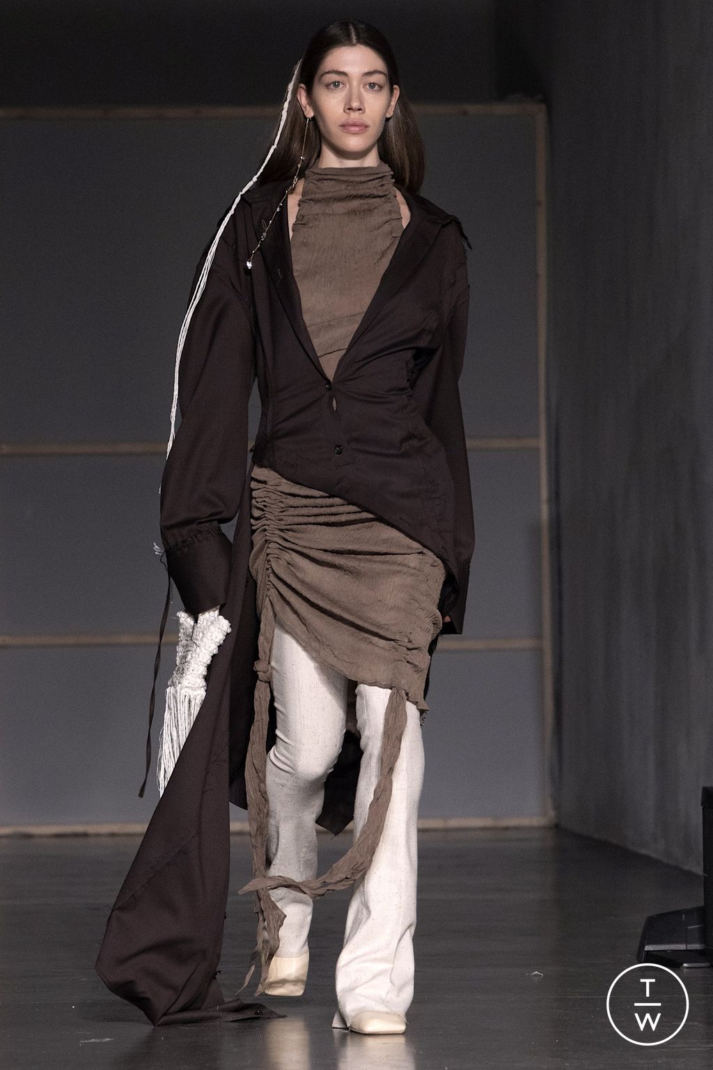 Fashion Week Milan Fall/Winter 2023 look 3 de la collection Federico Cina menswear