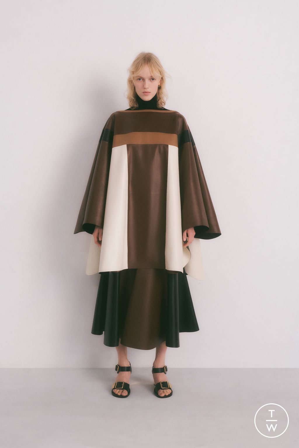 Fashion Week Paris Pre-Fall 2023 look 8 from the Chloé collection womenswear