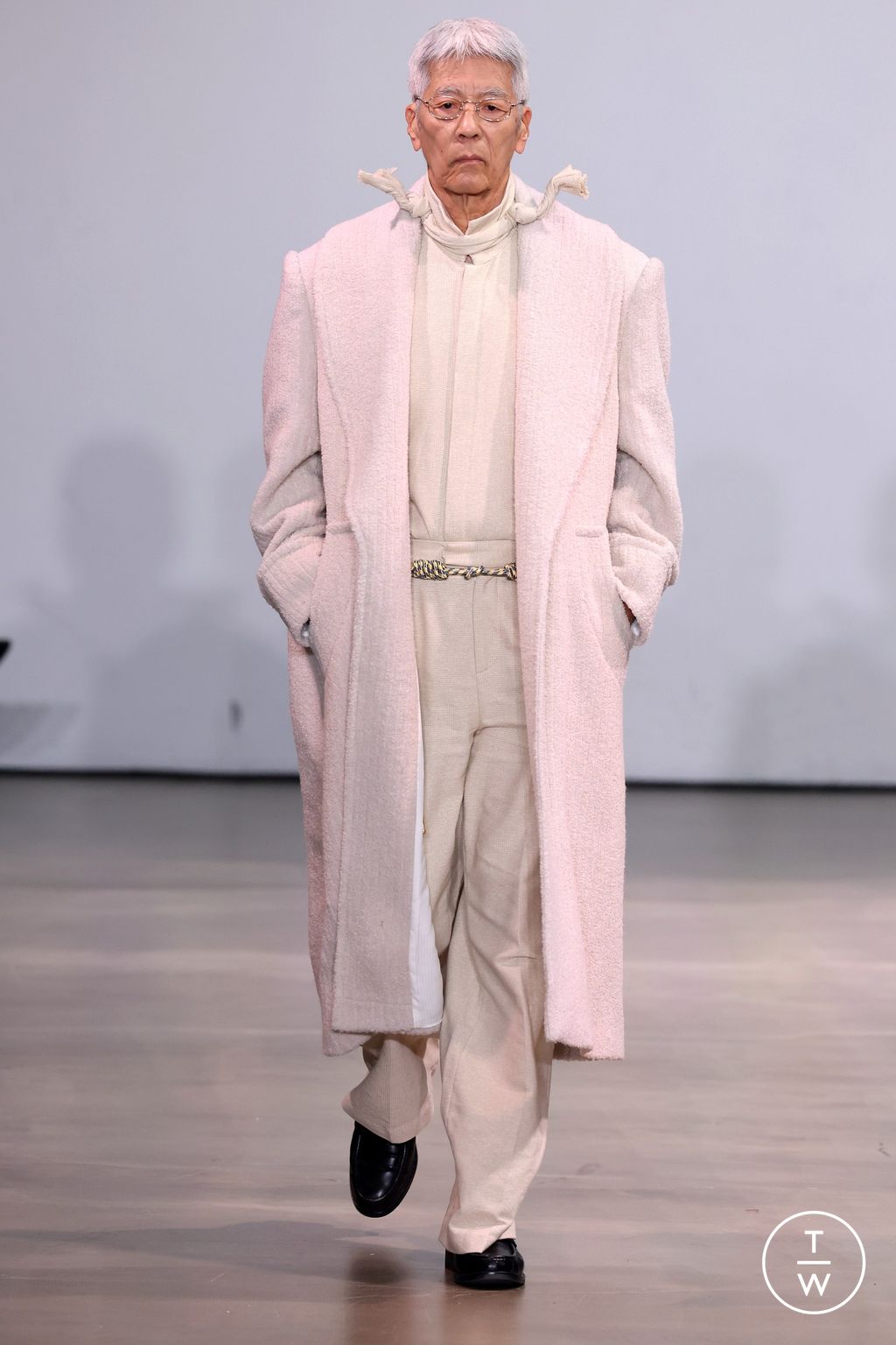 Fashion Week Paris Fall/Winter 2024 look 14 from the 8ON8 collection menswear