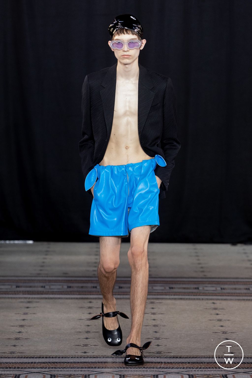 Fashion Week Paris Spring-Summer 2025 look 1 from the 8ON8 collection menswear