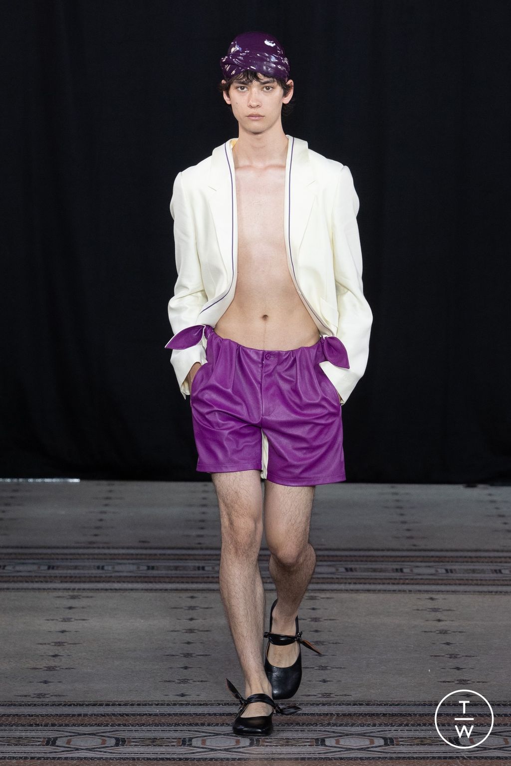 Fashion Week Paris Spring-Summer 2025 look 7 from the 8ON8 collection menswear