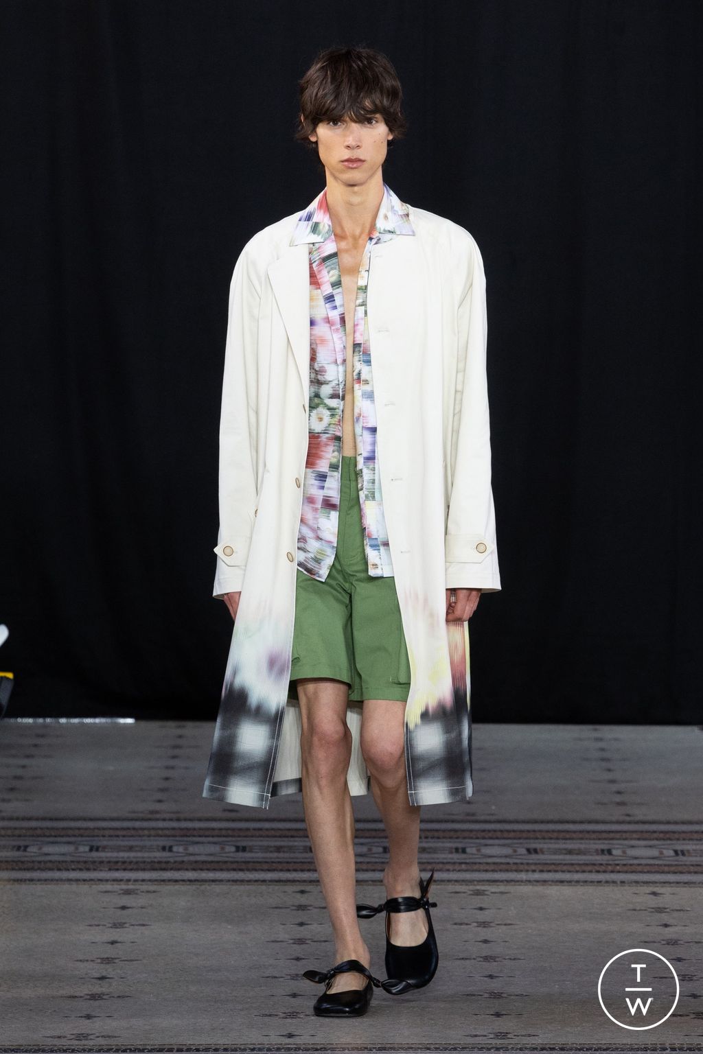 Fashion Week Paris Spring-Summer 2025 look 9 from the 8ON8 collection menswear