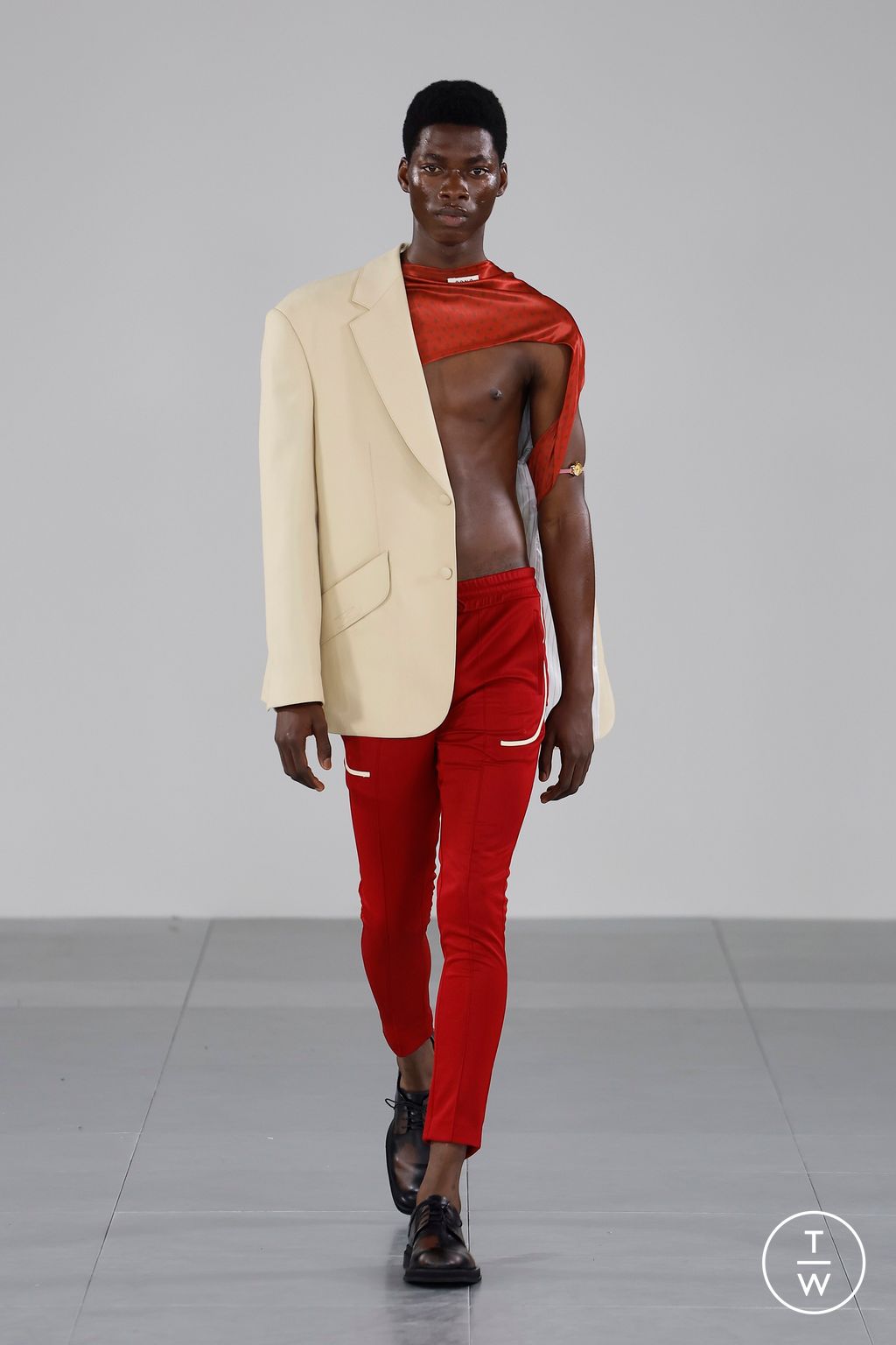Fashion Week London Spring/Summer 2024 look 1 from the 8ON8 collection womenswear