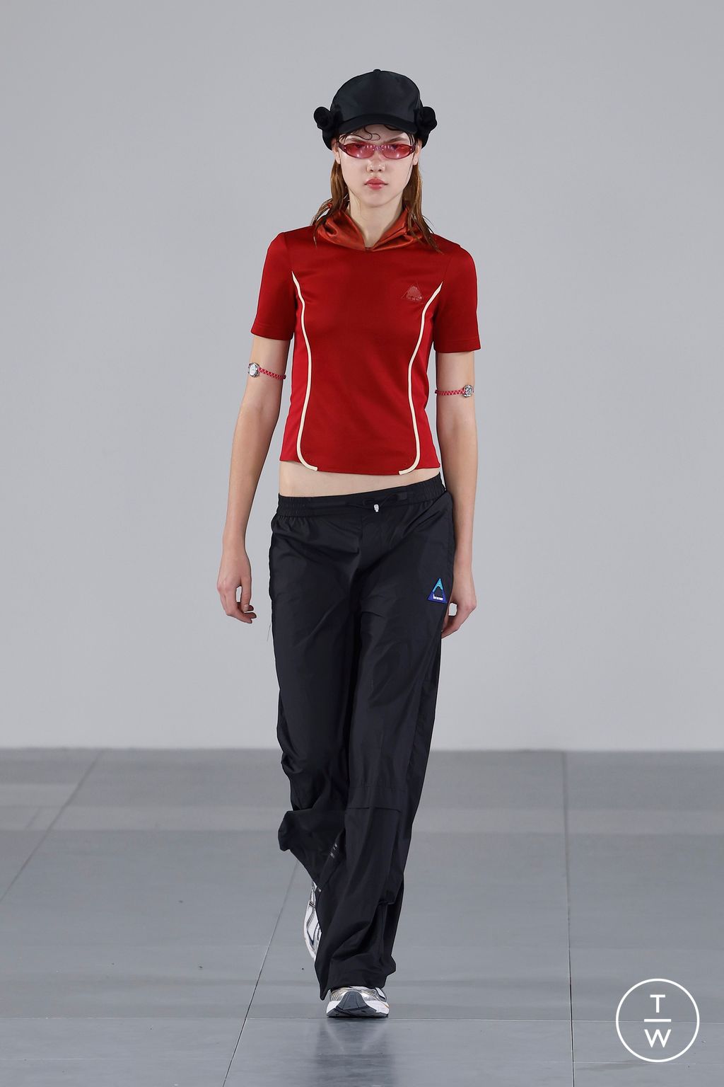 Fashion Week London Spring/Summer 2024 look 9 from the 8ON8 collection 女装