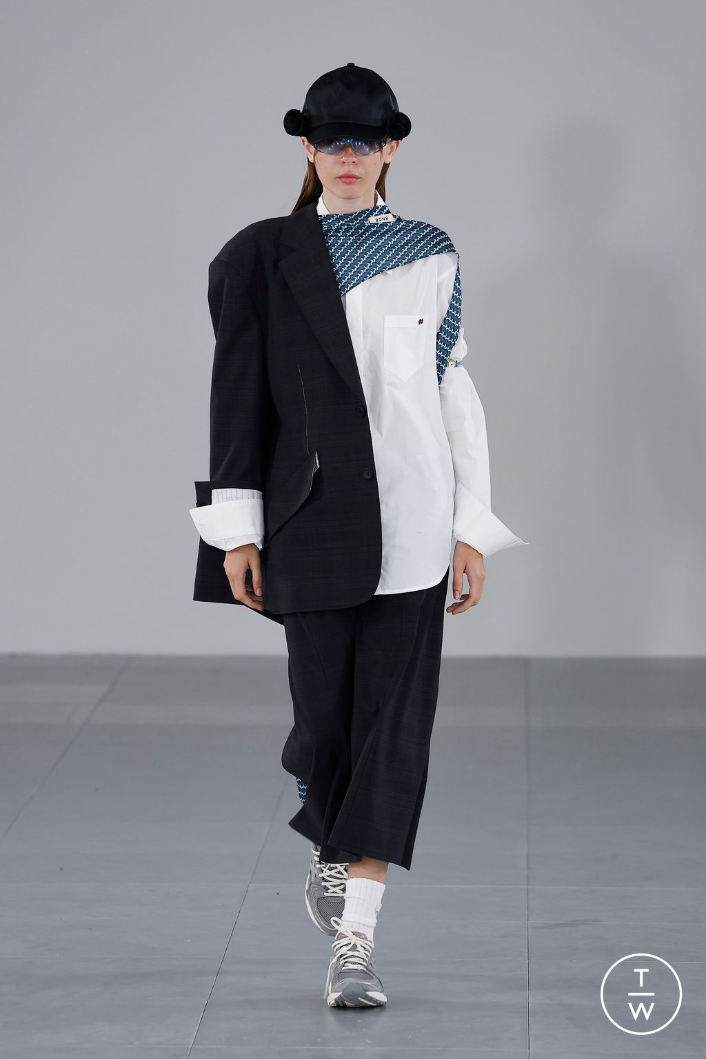 Fashion Week London Spring/Summer 2024 look 15 from the 8ON8 collection womenswear