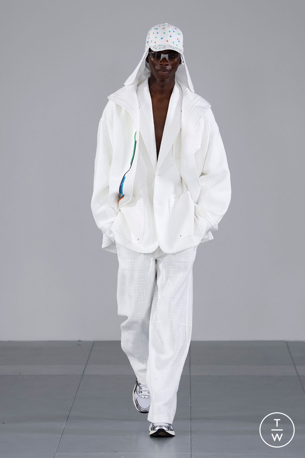 Fashion Week London Spring/Summer 2024 look 28 from the 8ON8 collection 女装