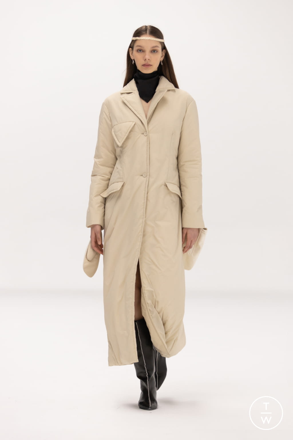 Fashion Week New York Fall/Winter 2021 look 9 from the Bevza collection womenswear