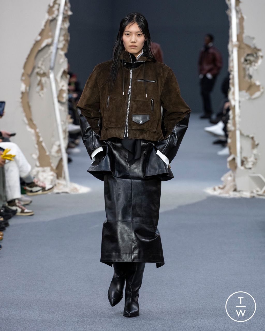 Fashion Week Paris Fall/Winter 2026 look 9 from the Sacai collection menswear