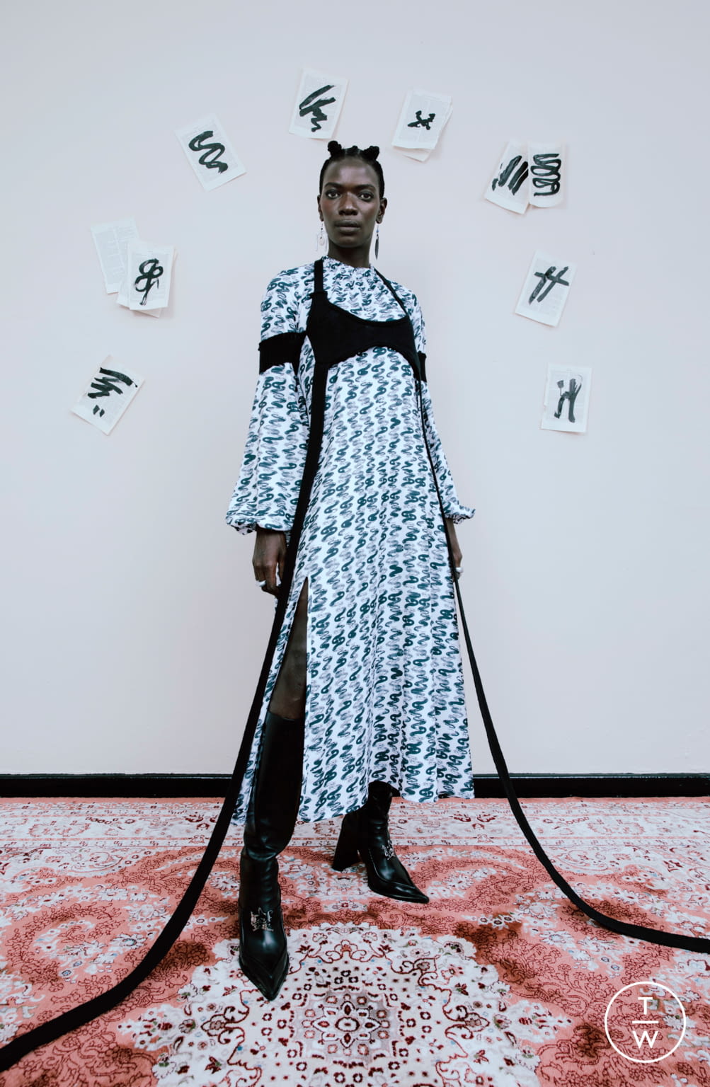 Fashion Week Paris Fall/Winter 2021 look 9 from the Thebe Magugu collection womenswear