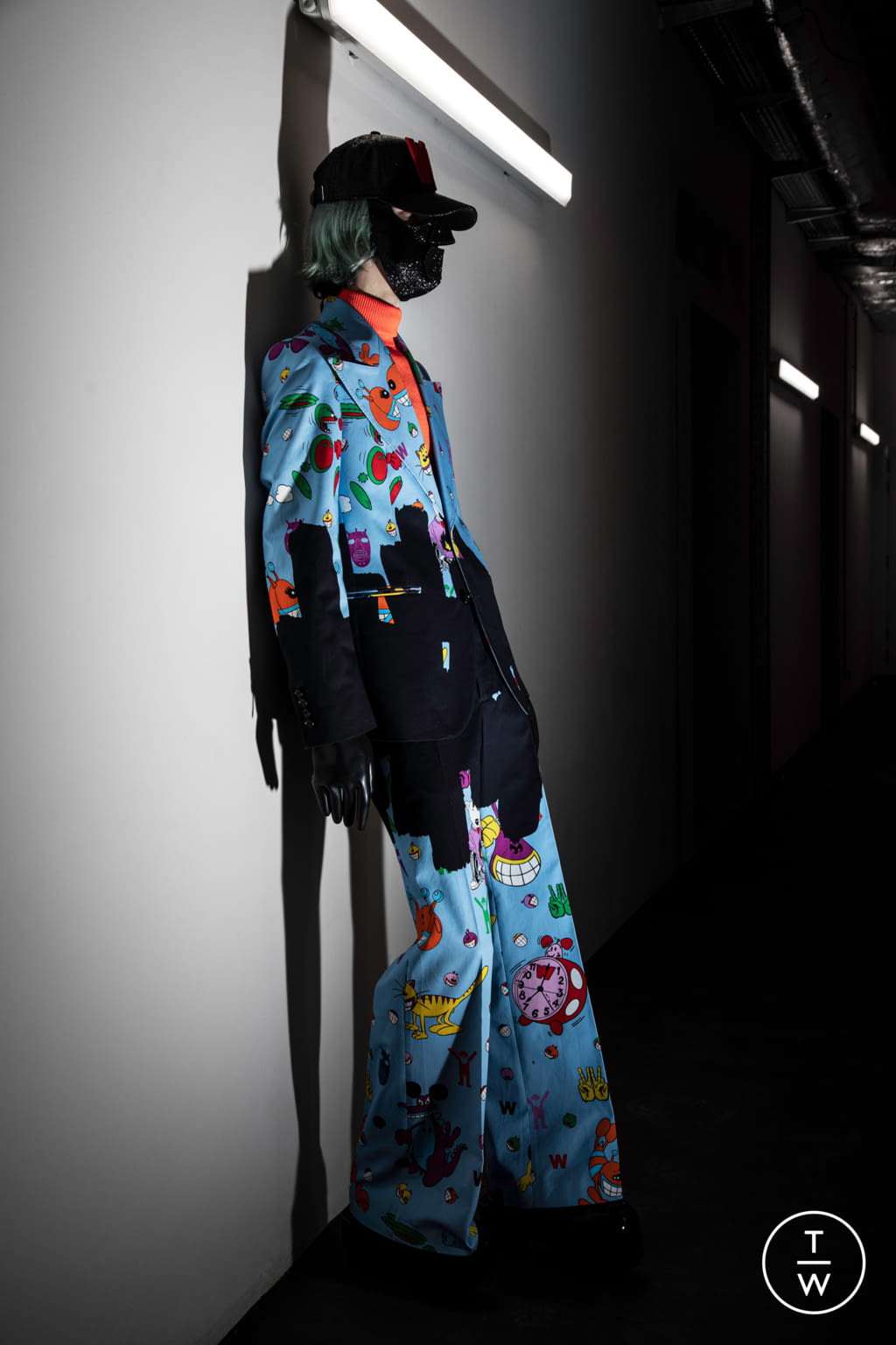 Fashion Week Paris Fall/Winter 2021 look 8 from the Walter Van Beirendonck collection menswear