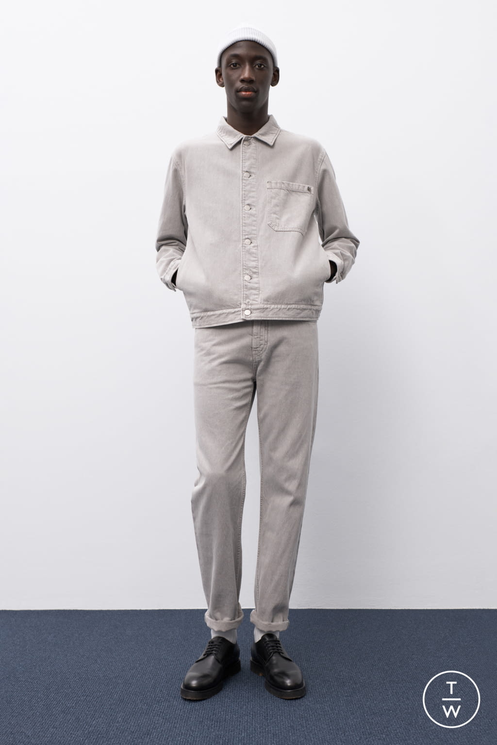 Fashion Week Paris Spring/Summer 2022 look 13 from the Closed collection menswear