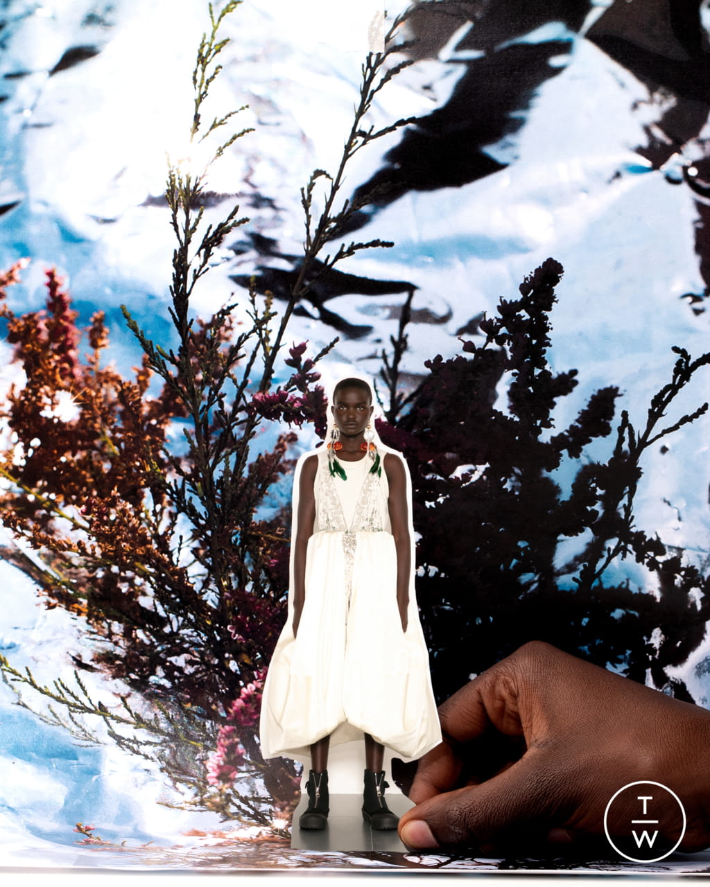 Fashion Week Paris Spring/Summer 2021 look 9 from the JW Anderson collection womenswear