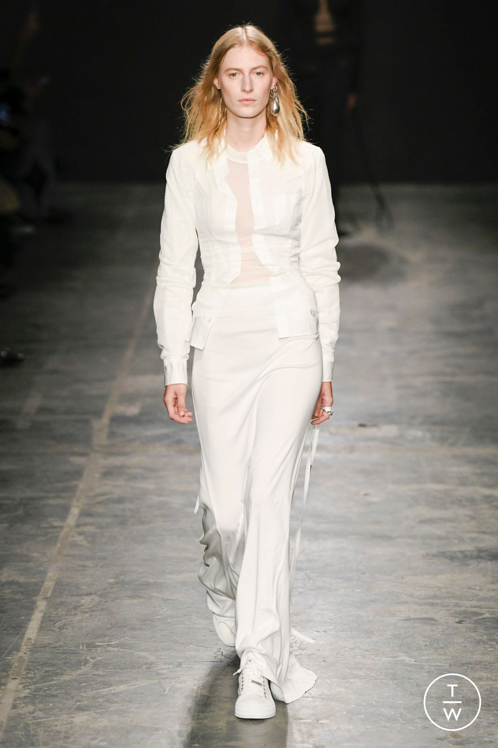 Fashion Week Paris Spring/Summer 2023 look 25 from the Ann Demeulemeester collection 女装