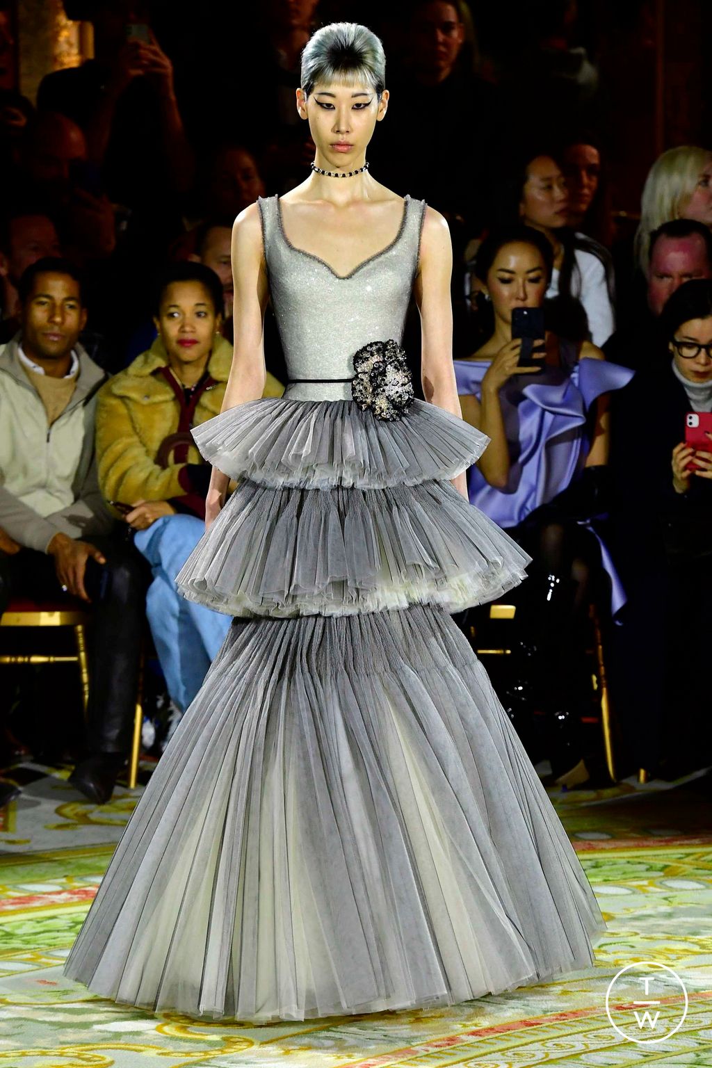 Fashion Week Paris Spring/Summer 2023 look 16 from the Viktor & Rolf collection 高级定制