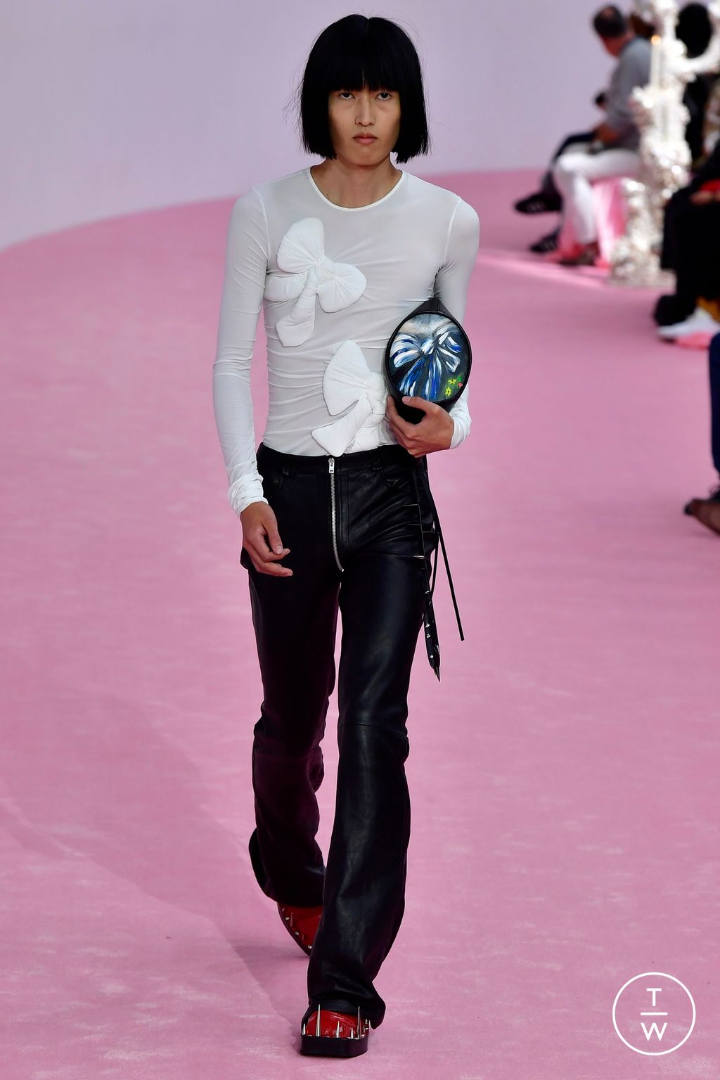 Fashion Week Paris Spring/Summer 2023 look 45 from the Acne Studios collection 女装