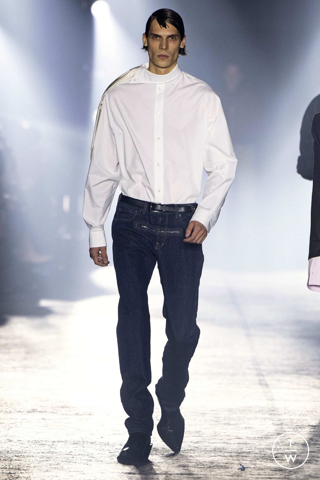 Fashion Week Milan Fall/Winter 2023 look 3 de la collection Jordanluca menswear