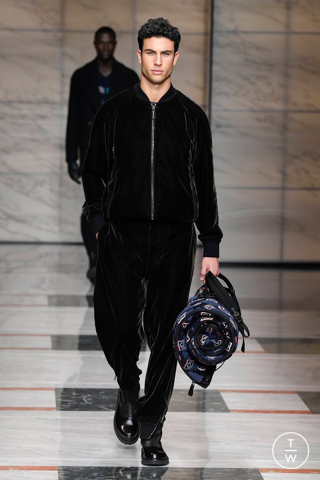 Fashion Week Milan Fall/Winter 2023 look 38 de la collection Giorgio Armani menswear