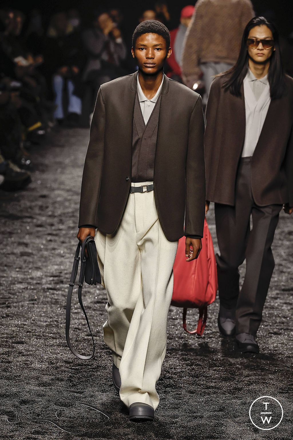 Fashion Week Milan Fall/Winter 2023 look 16 from the ZEGNA collection 男装