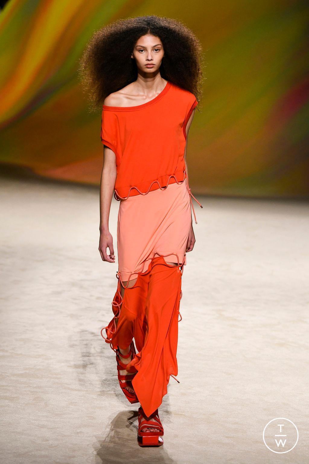Fashion Week Paris Spring/Summer 2023 look 30 from the Hermès collection 女装