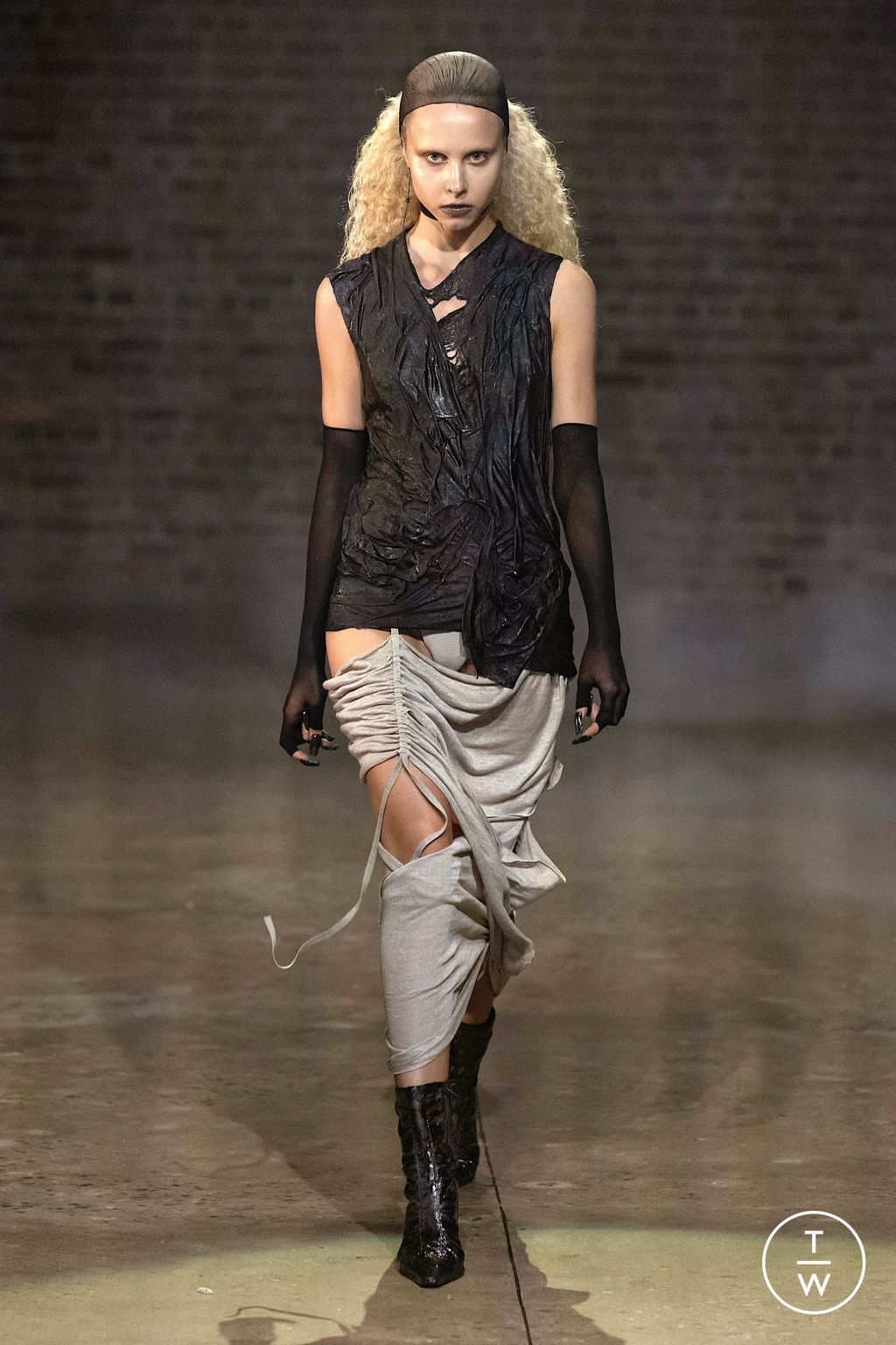 Fashion Week New York Spring/Summer 2023 look 24 de la collection Elena Velez womenswear