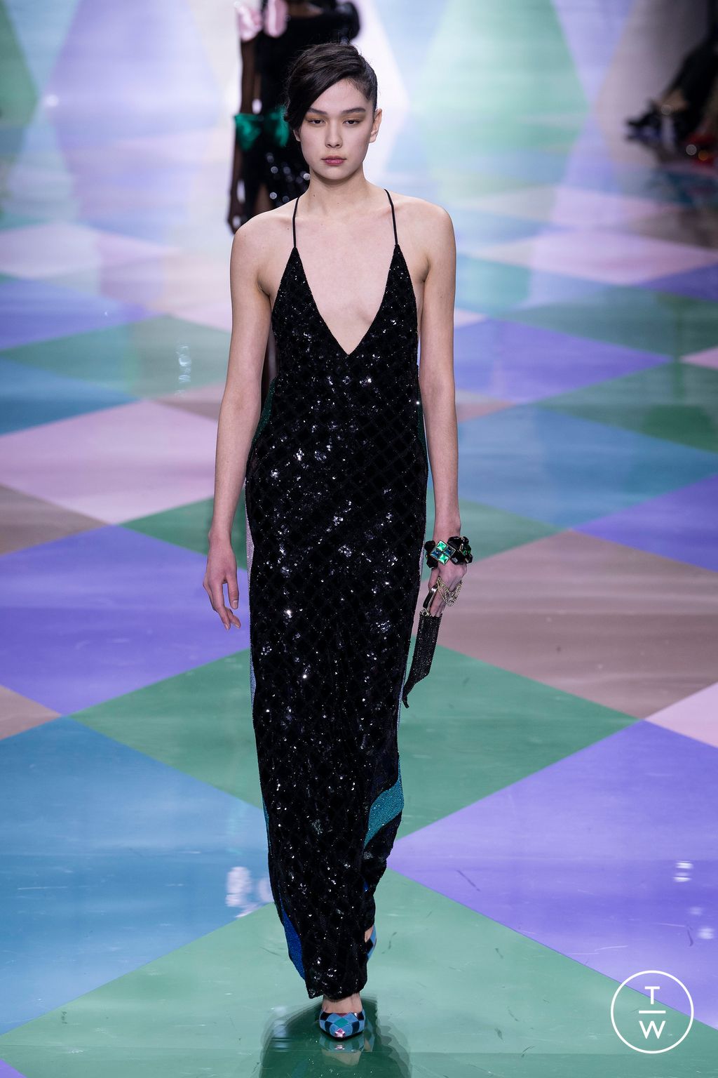 Fashion Week Paris Spring/Summer 2023 look 35 from the Giorgio Armani Privé collection couture