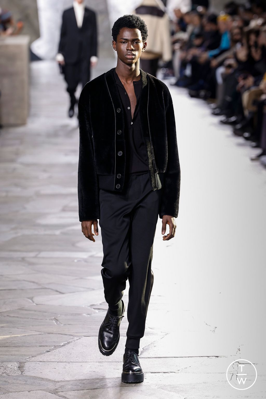 Fashion Week Paris Fall/Winter 2023 look 40 from the Hermès collection menswear