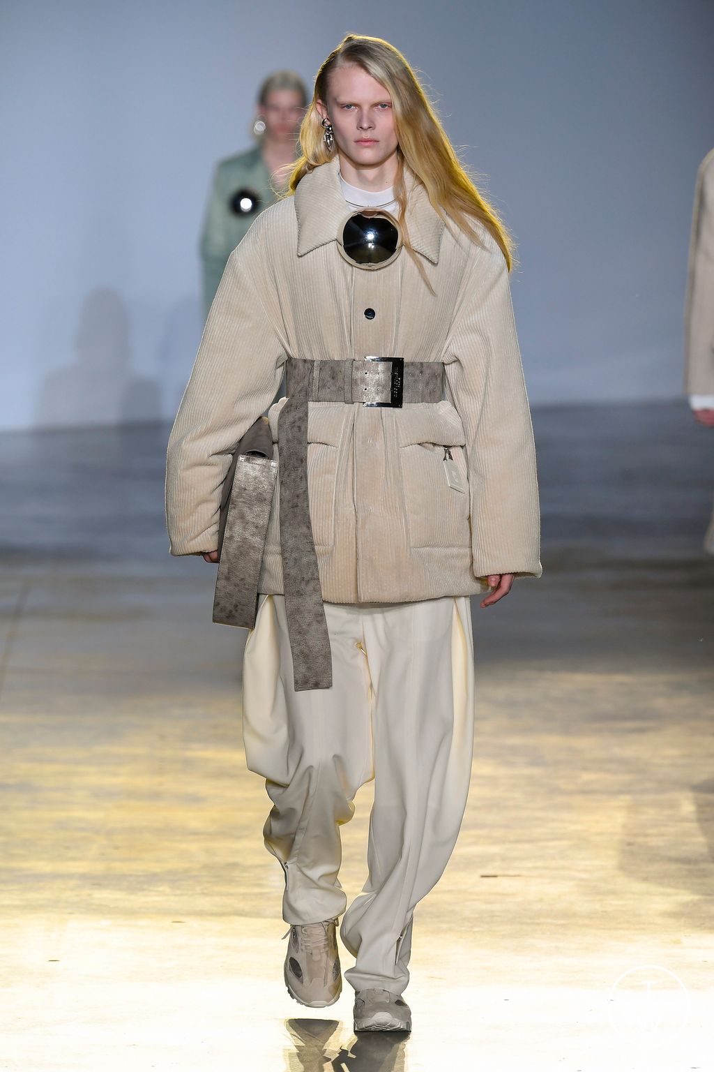 Fashion Week Paris Fall/Winter 2023 look 4 de la collection Wooyoungmi menswear