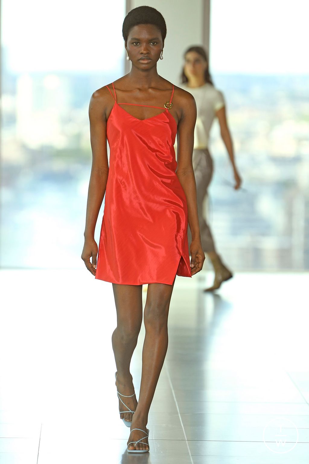 Fashion Week London Spring/Summer 2023 look 19 de la collection Rejina Pyo womenswear
