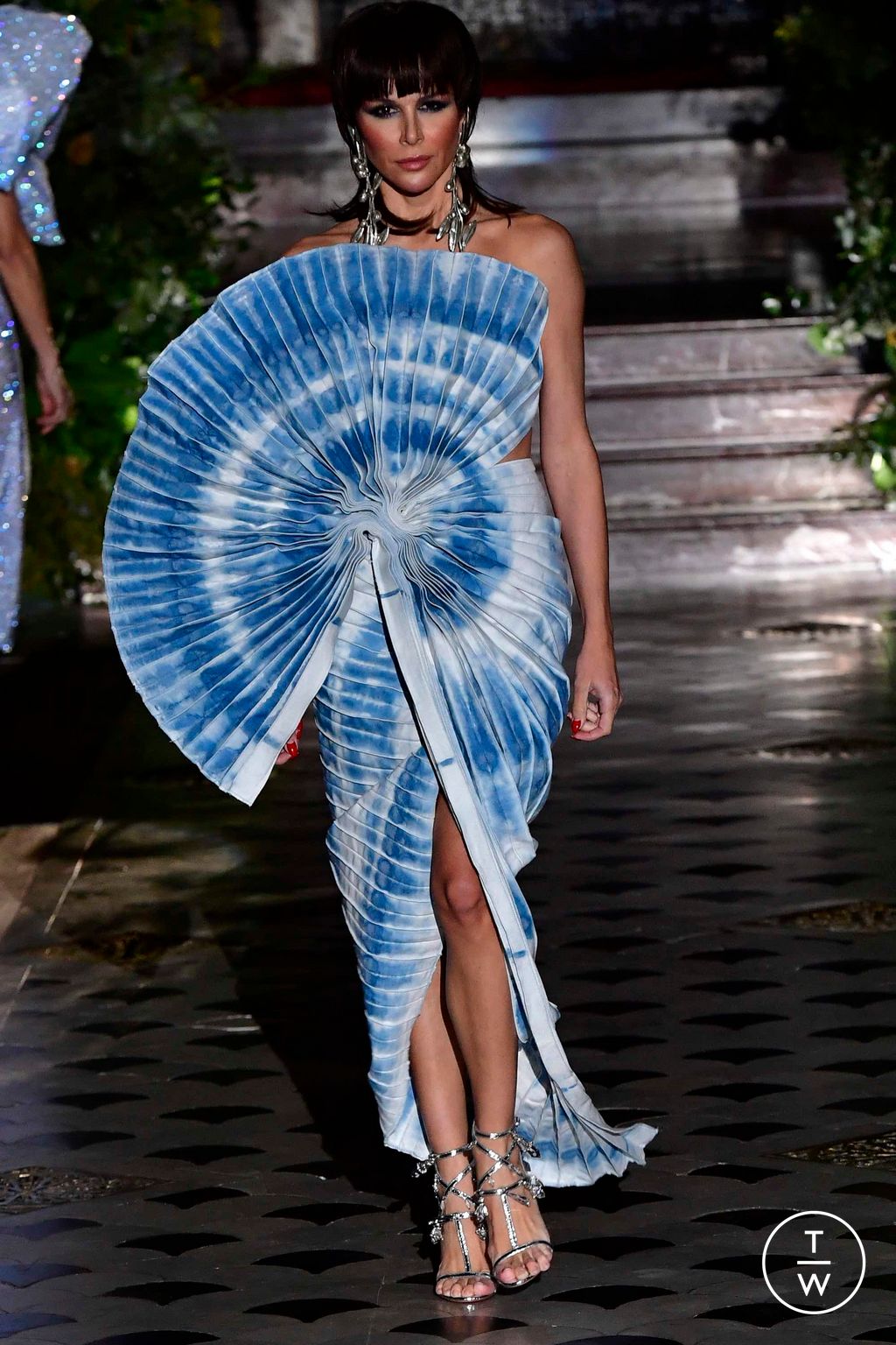 Fashion Week Paris Spring/Summer 2023 look 17 from the Juana Martin collection couture