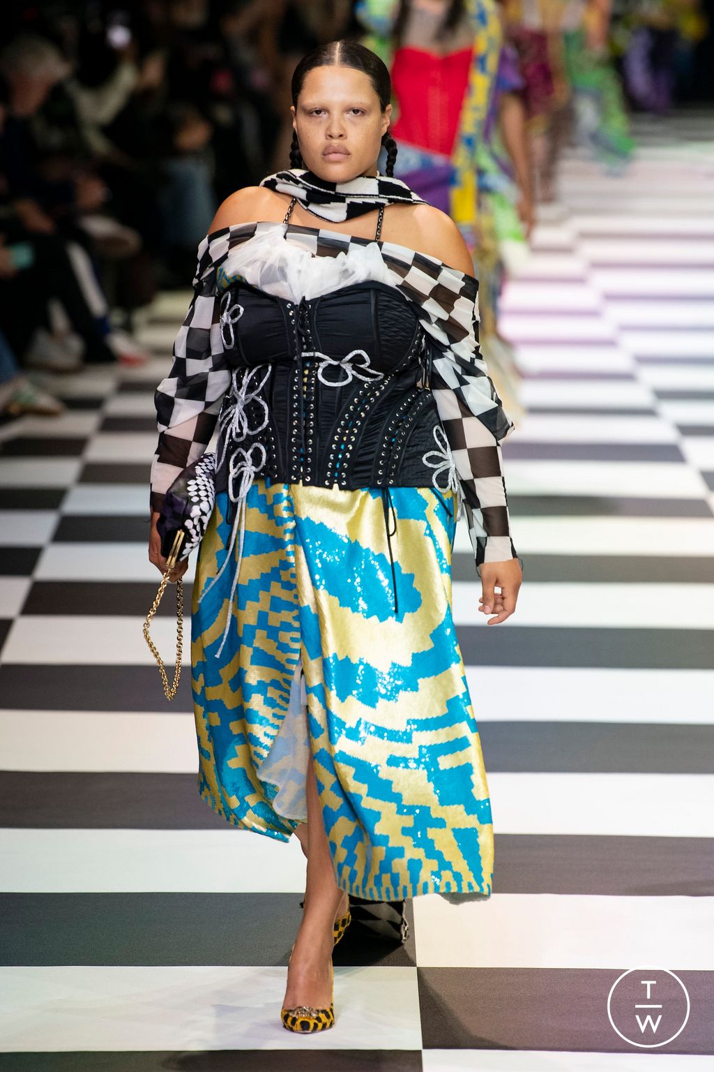 Fashion Week Milan Spring/Summer 2023 look 2 de la collection Matty Bovan womenswear