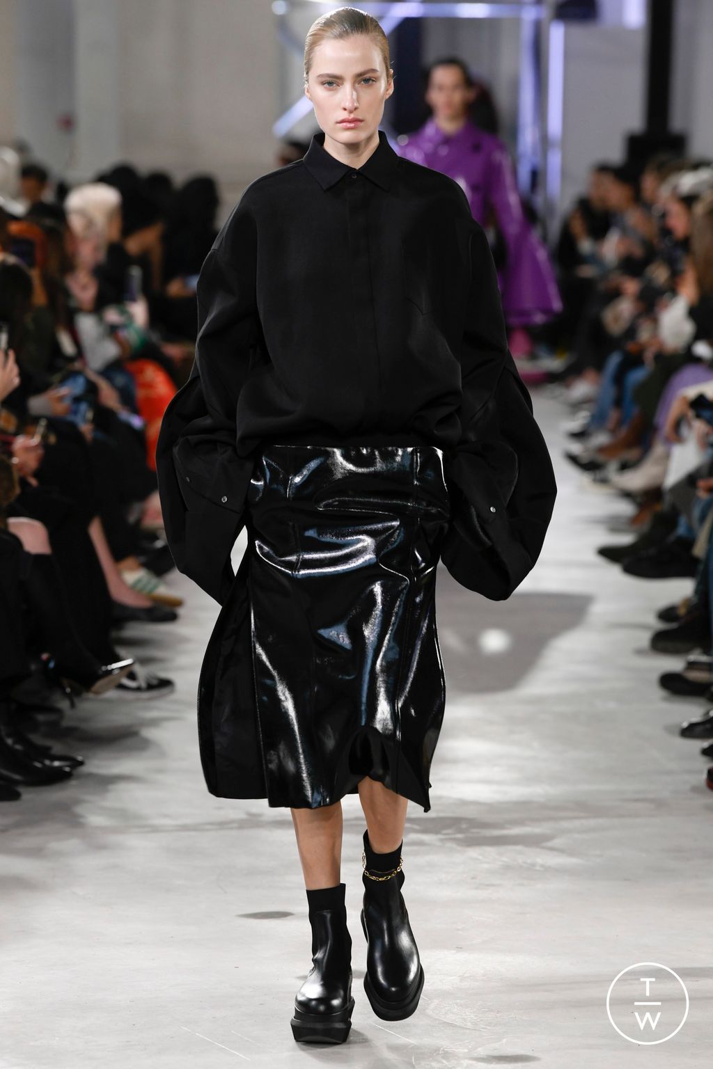 Fashion Week Paris Spring/Summer 2023 look 25 de la collection Sacai womenswear