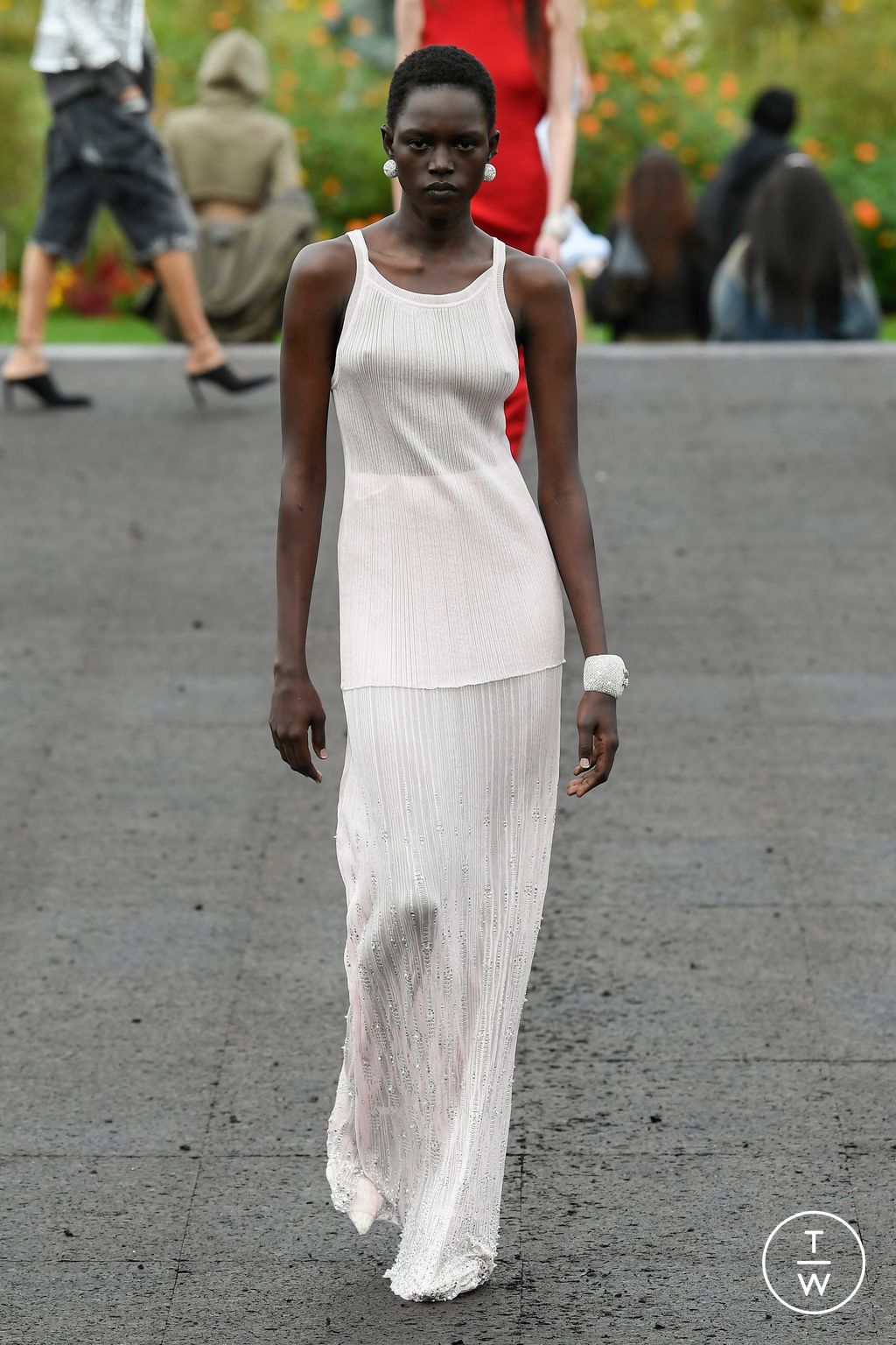 Fashion Week Paris Spring/Summer 2023 look 42 from the Givenchy collection womenswear