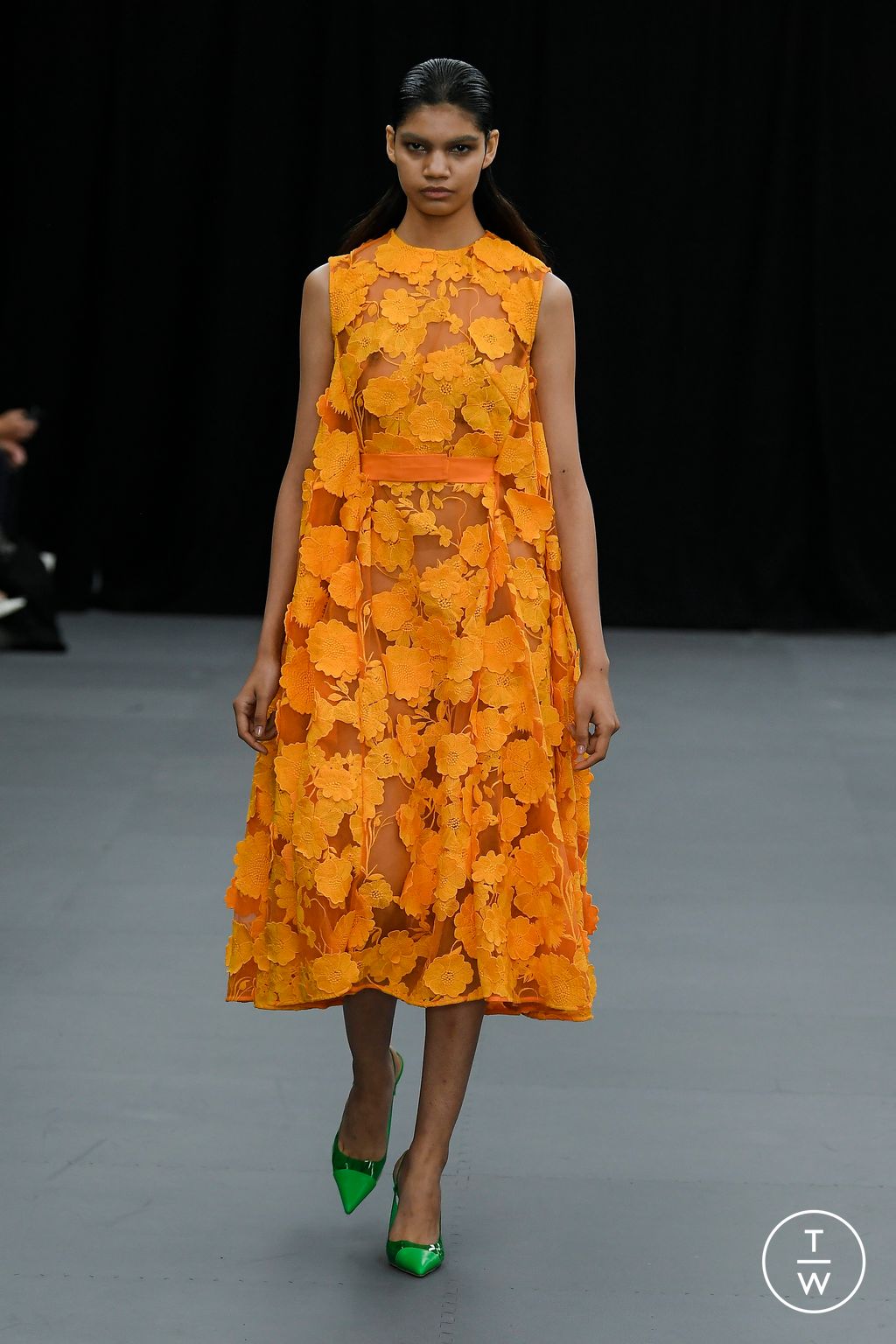 Fashion Week London Spring/Summer 2023 look 26 from the Huishan Zhang collection womenswear