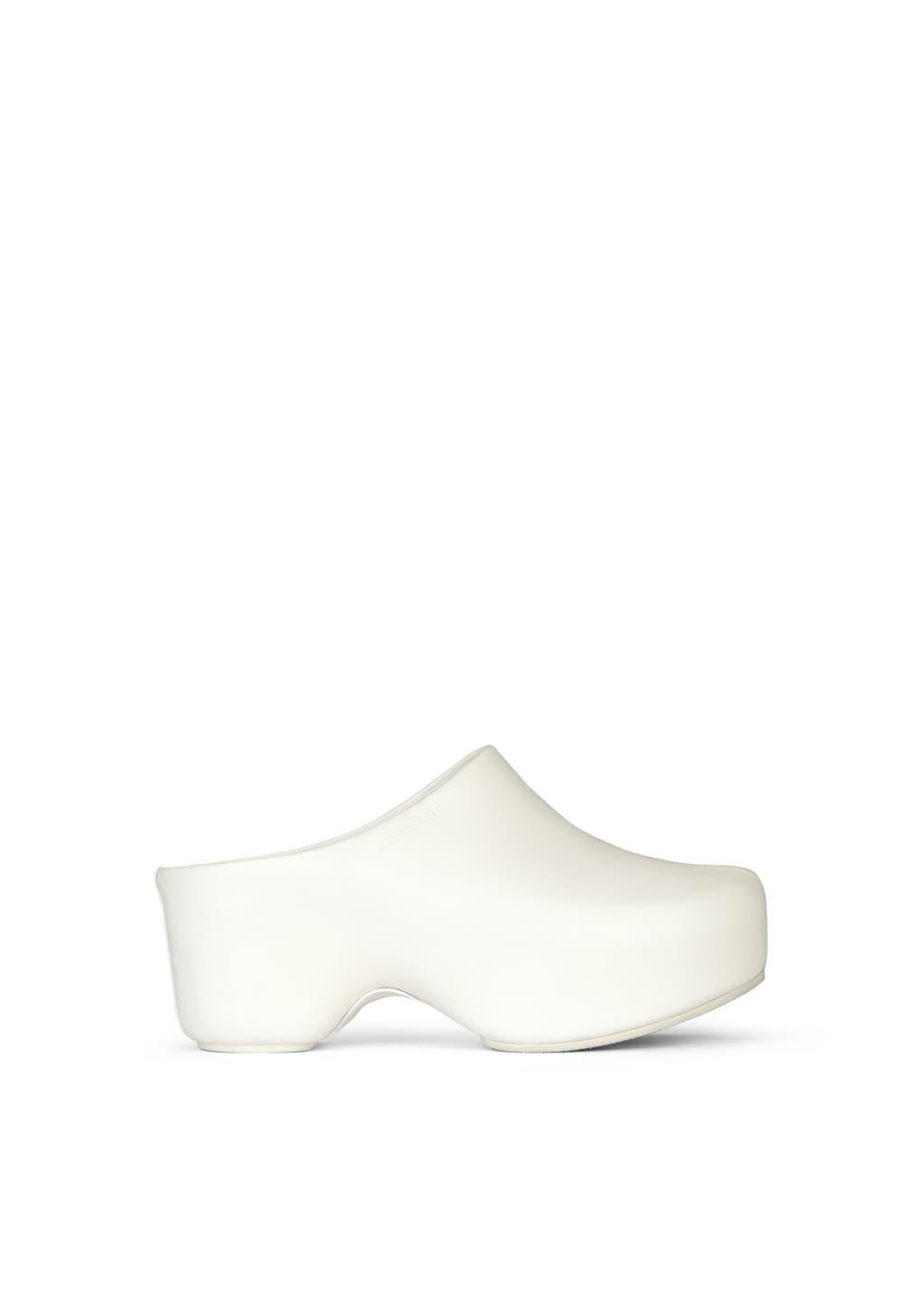 Fashion Week Paris Spring/Summer 2022 look 46 from the Givenchy collection womenswear accessories