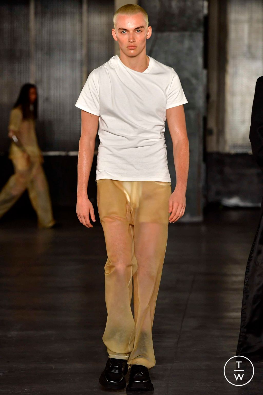 Fashion Week Paris Fall/Winter 2023 look 34 from the Louis Gabriel Nouchi collection 男装
