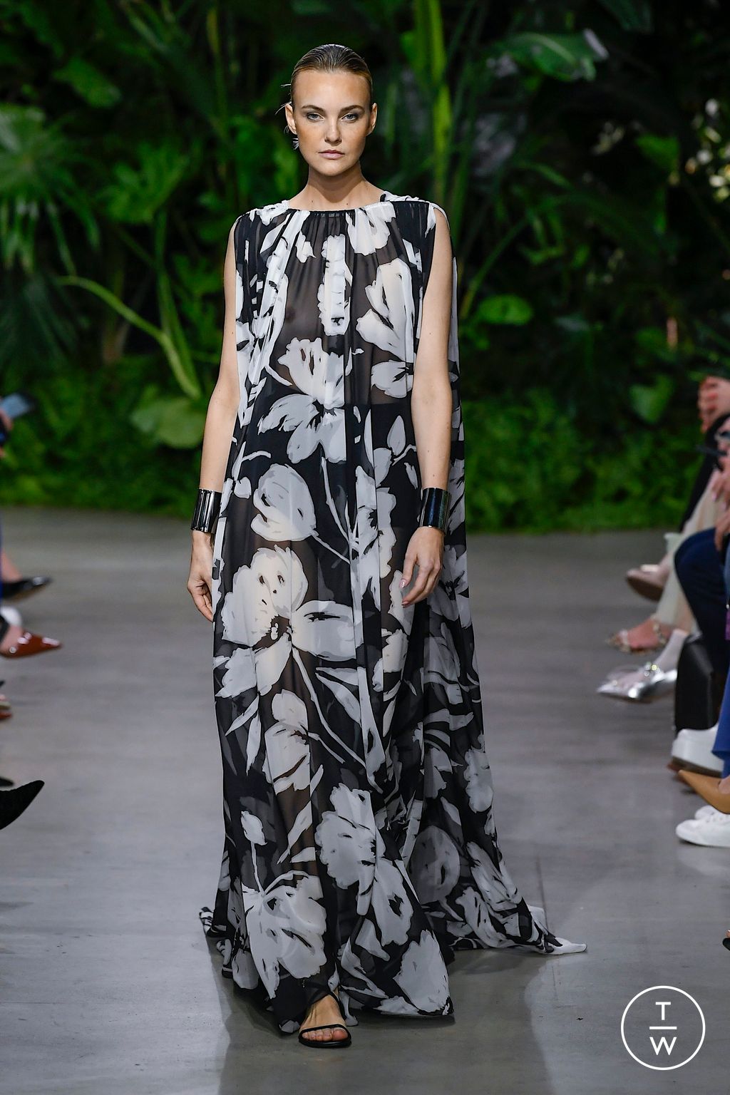Fashion Week New York Spring/Summer 2023 look 18 from the Michael Kors Collection collection 女装