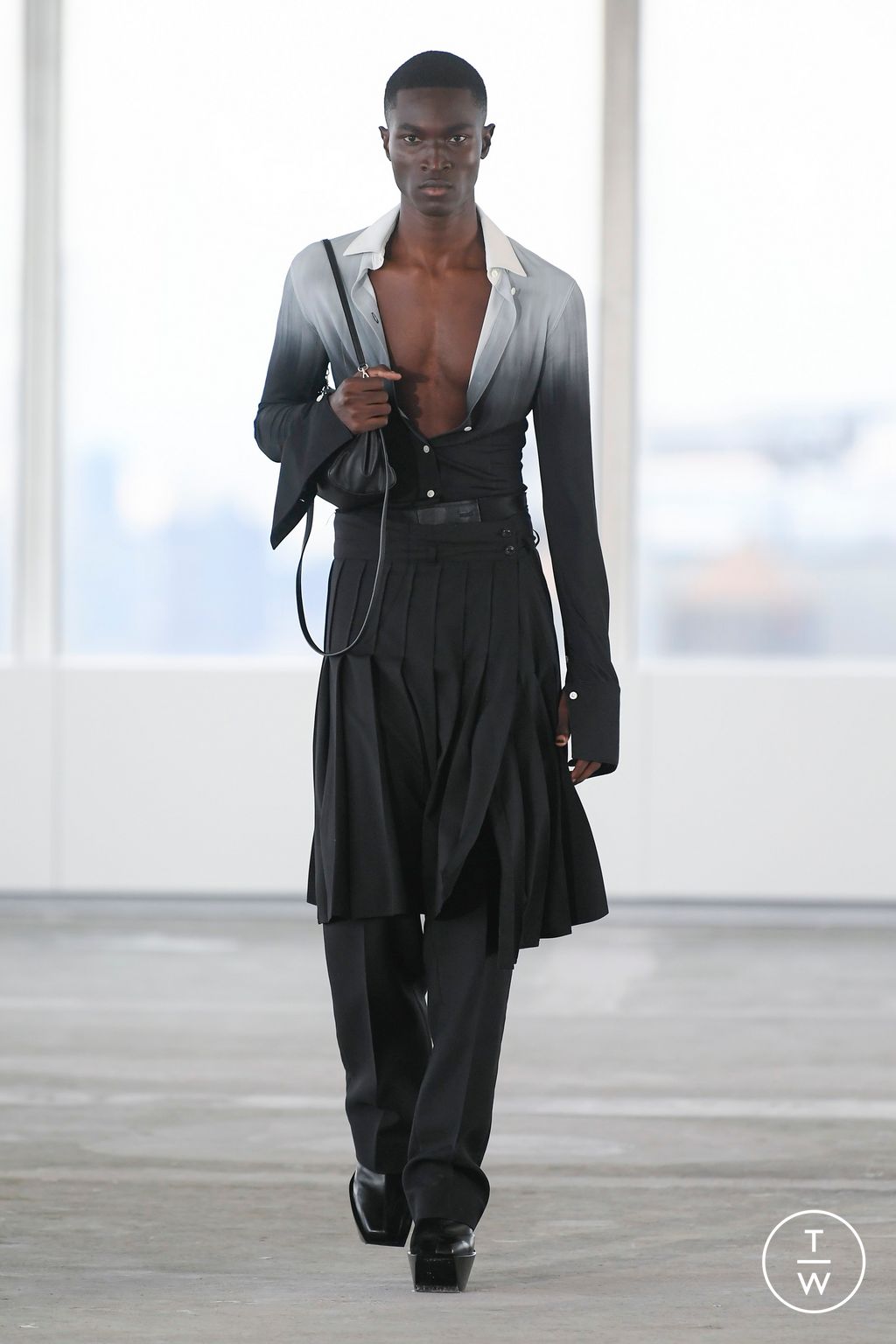 Fashion Week New York Spring/Summer 2023 look 20 de la collection Peter Do womenswear