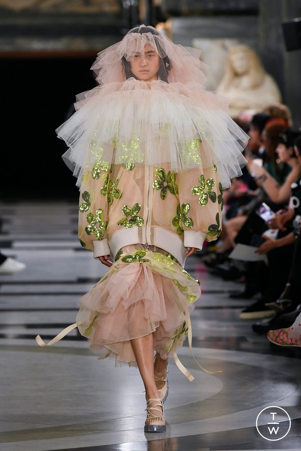 Fashion Week London Spring/Summer 2023 look 12 de la collection Simone Rocha womenswear