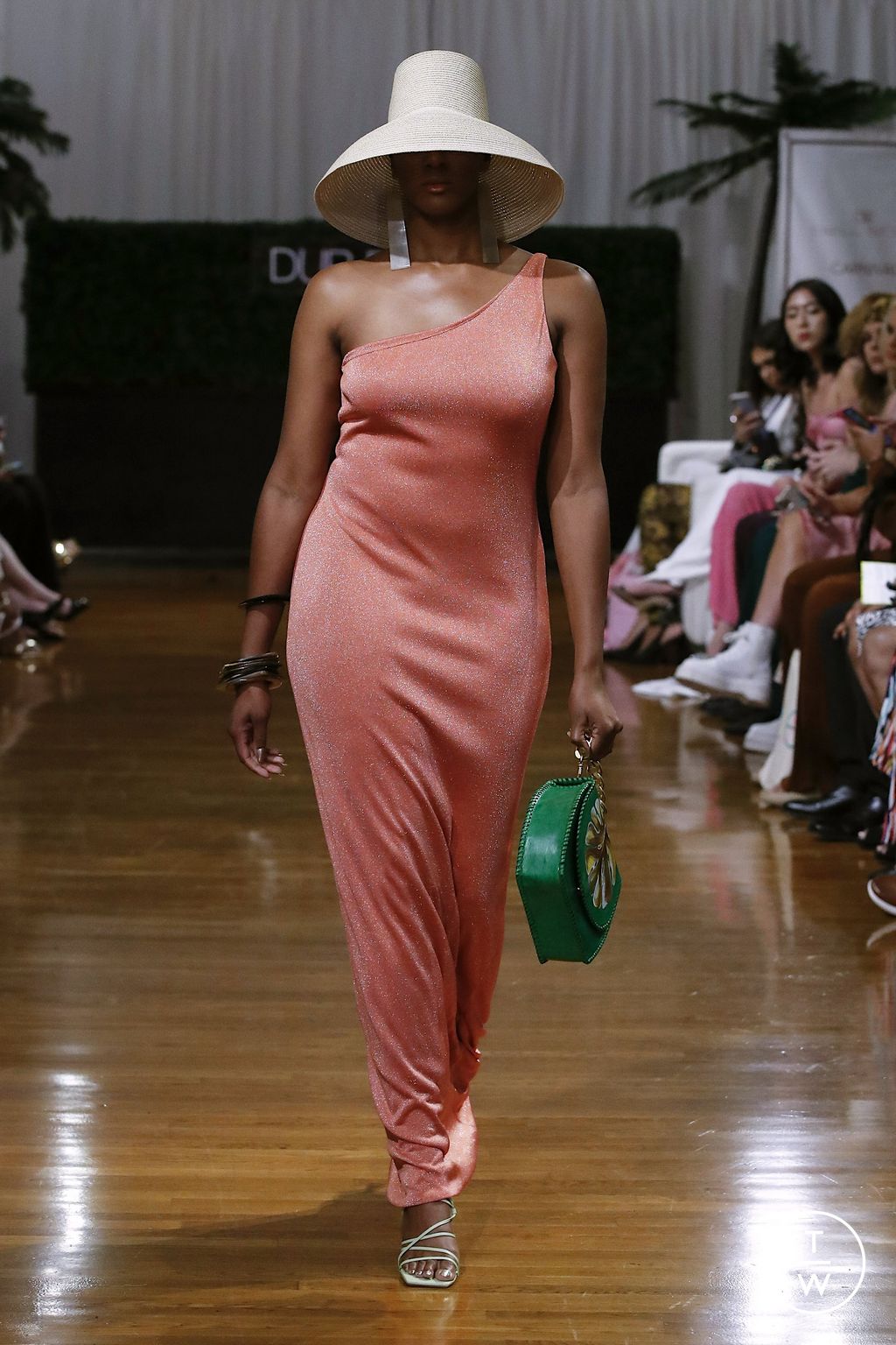 Fashion Week New York Spring/Summer 2023 look 12 de la collection Dur Doux womenswear