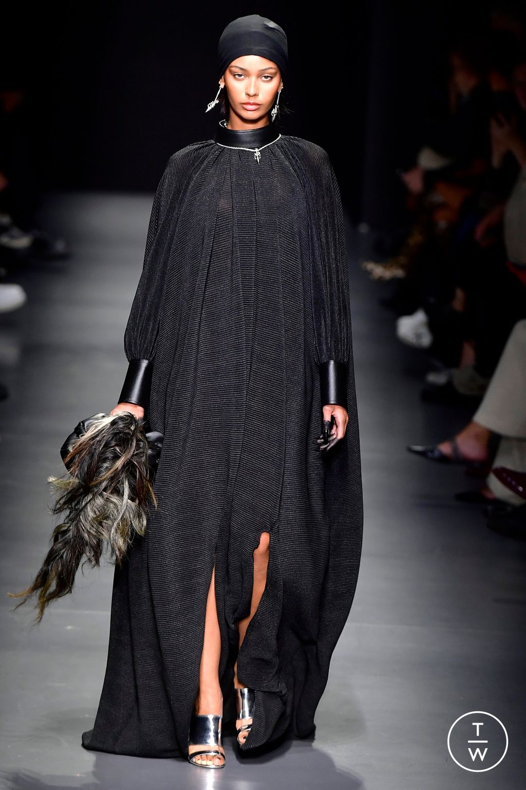 Fashion Week Milan Spring/Summer 2023 look 31 de la collection Tokyo James womenswear