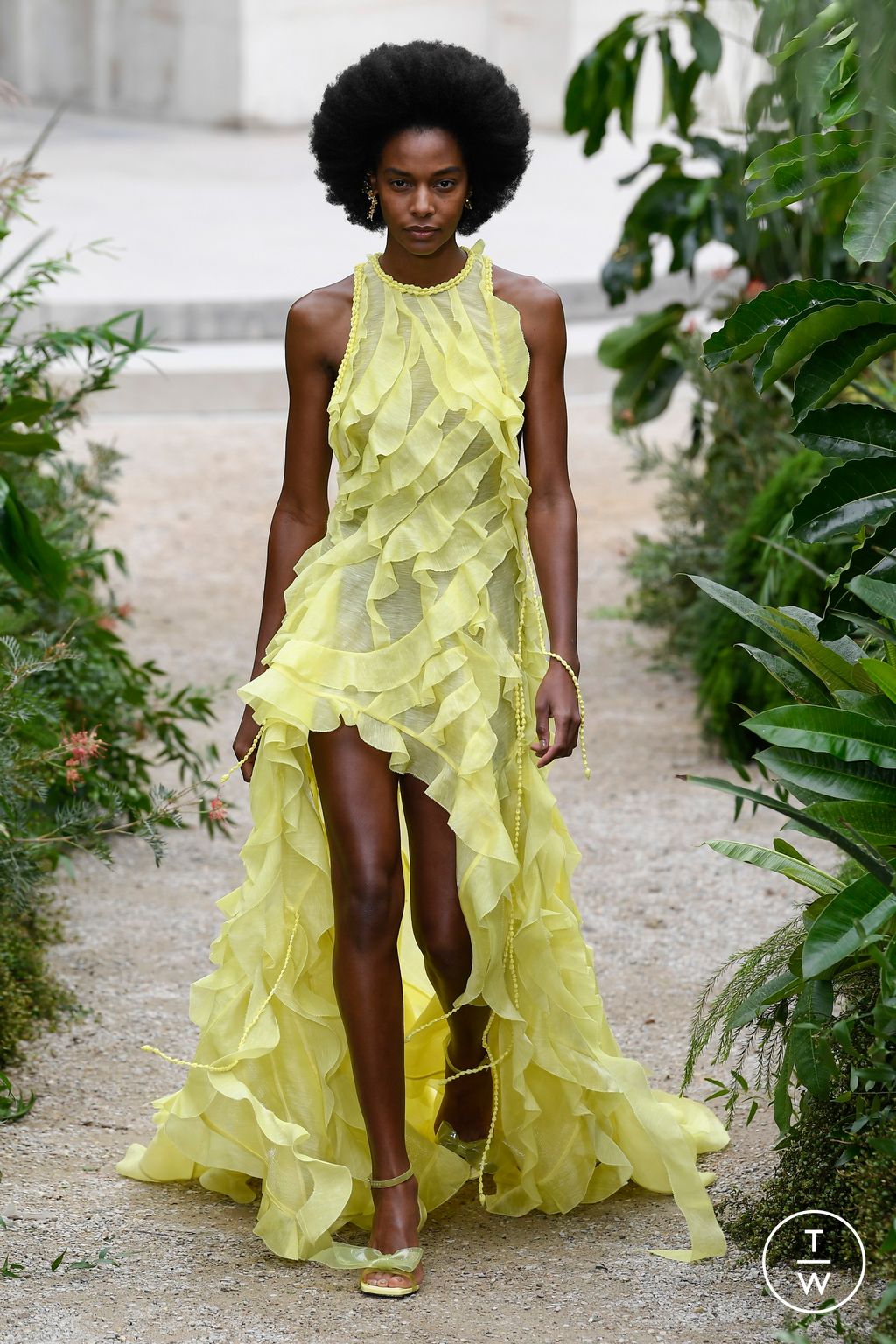 Fashion Week Paris Spring/Summer 2023 look 36 from the Zimmermann collection 女装