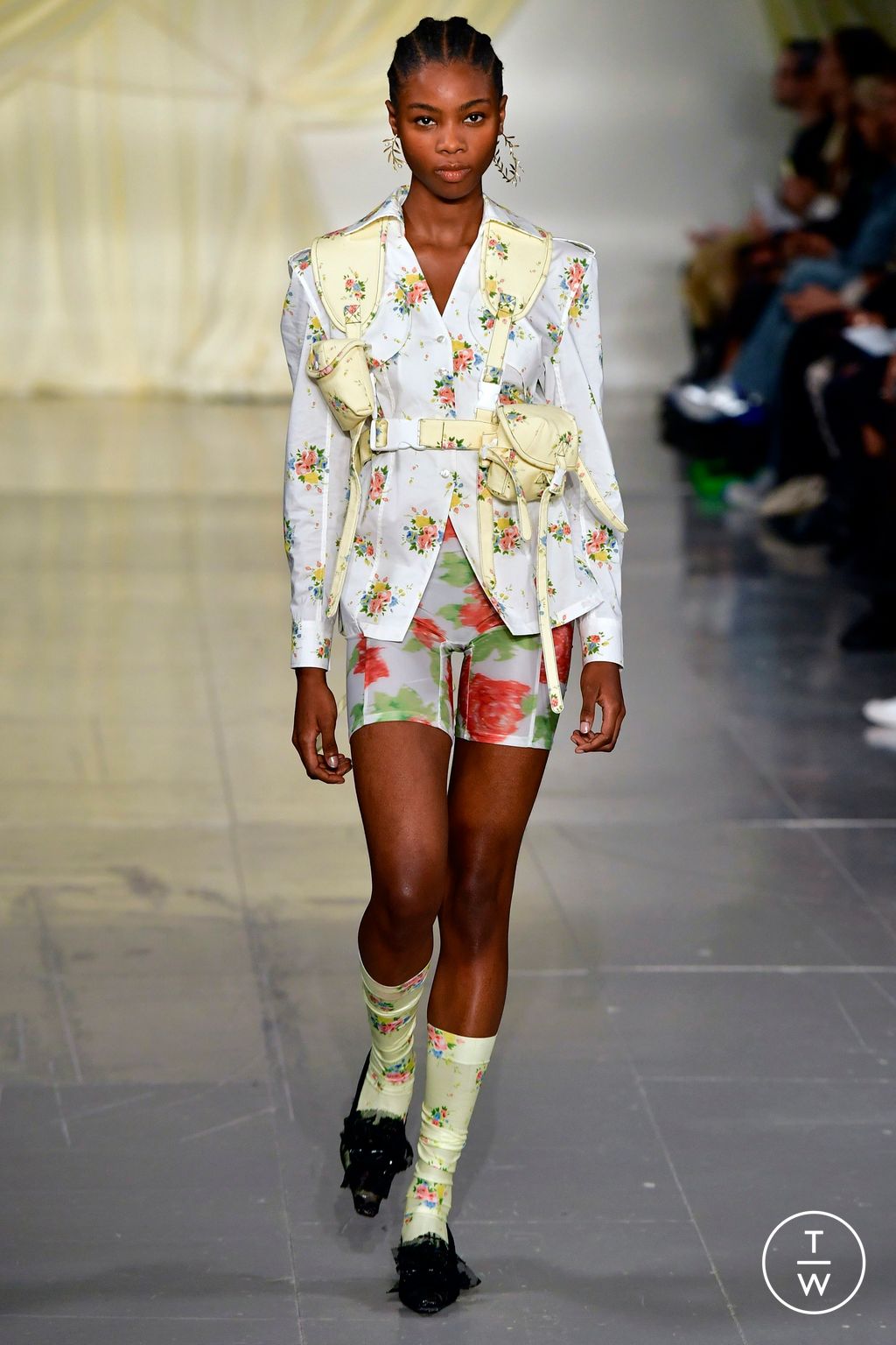 Fashion Week London Spring/Summer 2023 look 20 from the Yuhan Wang collection womenswear